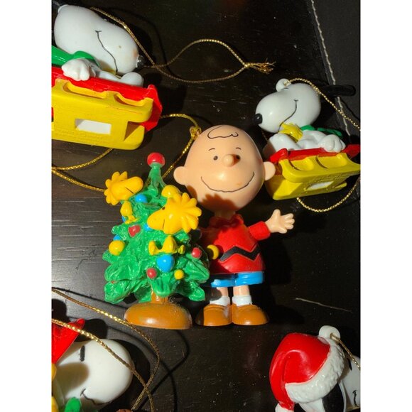 Peanuts Christmas Ornaments 5 Featuring Snoopy & Charlie Brown Woodstock PVC - Picture 5 of 8